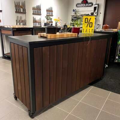 Baarilett_Serveerimislaud ratastel Salonginäidis