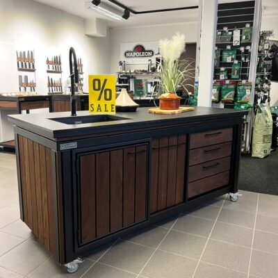 Ratastel väliköök JANE 1900 graniidist tasapinnaga Salonginäidis