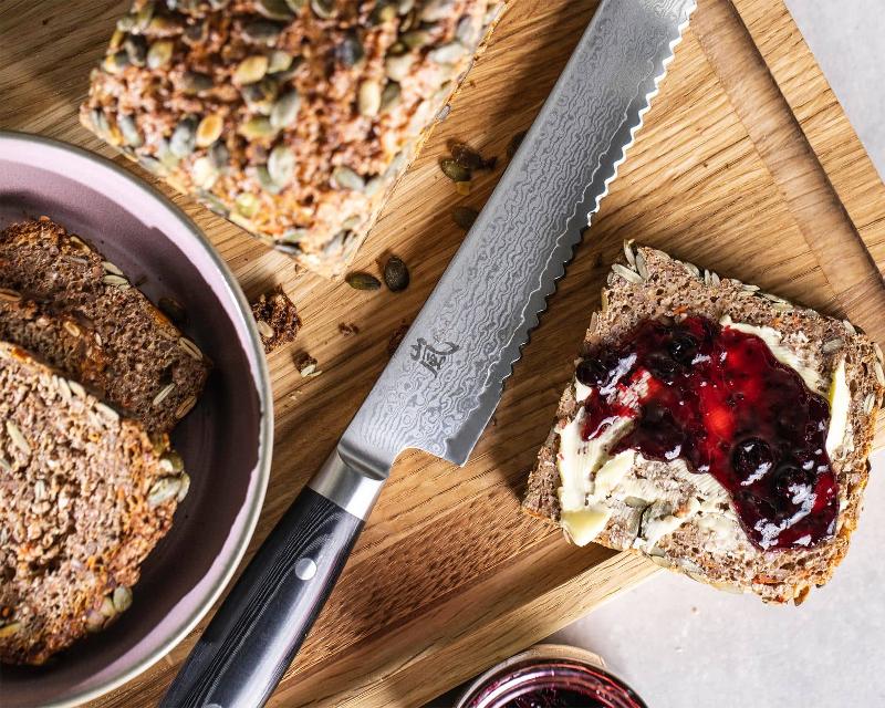 Yaxell Zen leivanuga 23 cm, 37-kihiline damaskuse tera