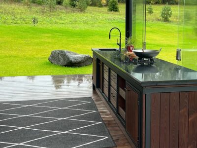 Väliköögid ja metallist mööbel