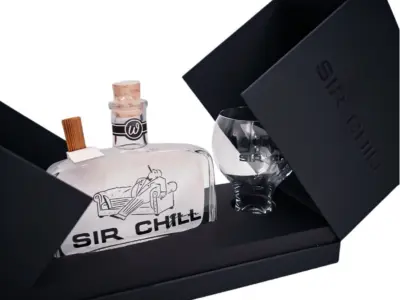 Sir Chill Royal Box kinkekarp ja džinnipokaal, näidisena Sir Chill Gin 50 cl pudel, mis ei kuulu komplekti